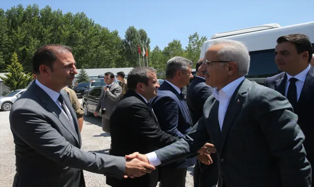 Ulaştırma ve Altyapı Bakanı Uraloğlu, Tokat-Niksar kara yolunda yol yapım çalışmalarını inceledi: Ulaştırma ve Altyapı Bakanı Uraloğlu, Tokat-Niksar kara yolunda yol yapım çalışmalarını inceledi: