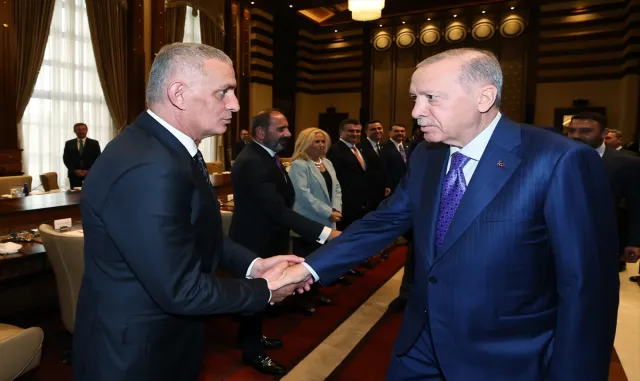Cumhurbaşkanı Erdoğan, TFF Başkanı Hacıosmanoğlu ve yönetim kurulu üyelerini kabul etti: Cumhurbaşkanı Erdoğan, TFF Başkanı Hacıosmanoğlu ve yönetim kurulu üyelerini kabul etti: