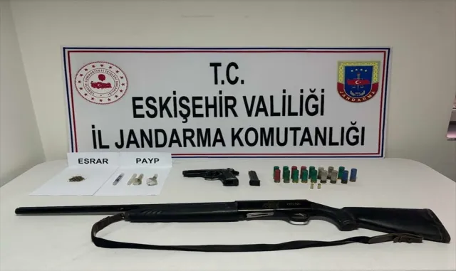 Eskişehir’de 8 uyuşturucu şüphelisi yakalandı Eskişehir’de 8 uyuşturucu şüphelisi yakalandı