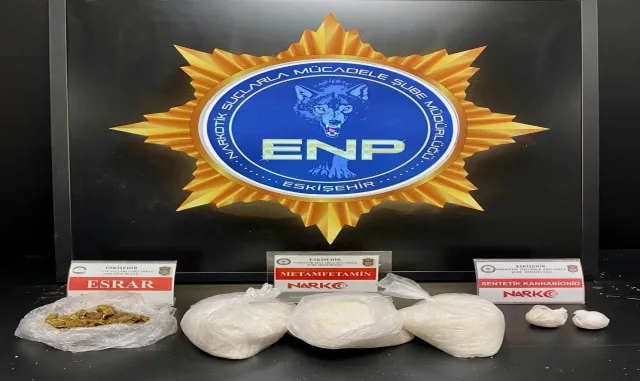 Eskişehir’de uyuşturucu operasyonunda yakalanan 2 kişi tutuklandı Eskişehir’de uyuşturucu operasyonunda yakalanan 2 kişi tutuklandı