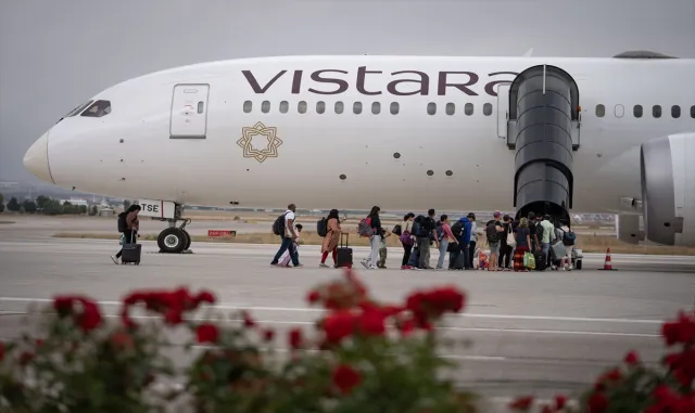 GÜNCELLEME 2 - Erzurum’a "zorunlu iniş yapan" yolcular Hindistan’dan gelen uçakla Frankfurt’a gitti GÜNCELLEME 2 - Erzurum’a "zorunlu iniş yapan" yolcular Hindistan’dan gelen uçakla Frankfurt’a gitti