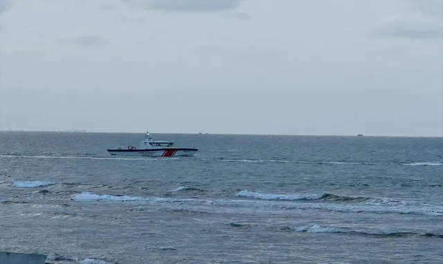 GÜNCELLEME - Samsun’da 6 kişilik aile denizde boğulma tehlikesi geçirdi GÜNCELLEME - Samsun’da 6 kişilik aile denizde boğulma tehlikesi geçirdi