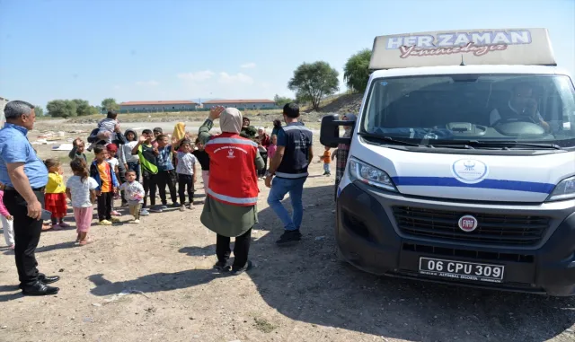 Kahramankazan’da mevsimlik tarım işçilerine gıda ve kıyafet yardımı yapıldı Kahramankazan’da mevsimlik tarım işçilerine gıda ve kıyafet yardımı yapıldı