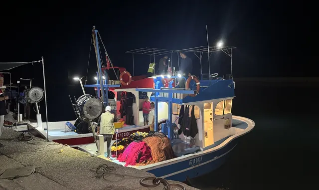 Kocaeli ve Zonguldak’ta av sezonuna girmeye hazırlanan balıkçılar için tören düzenlendi Kocaeli ve Zonguldak’ta av sezonuna girmeye hazırlanan balıkçılar için tören düzenlendi