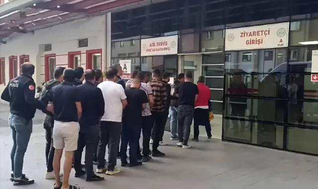 Kütahya merkezli "para aklama" operasyonunda yakalanan 22 şüpheliden 6’sı tutuklandı Kütahya merkezli "para aklama" operasyonunda yakalanan 22 şüpheliden 6’sı tutuklandı