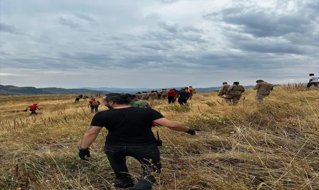 Şehit Jandarma Uzman Çavuş Aykanat’ın Osmaniye’deki ailesine şehadet haberi verildi Şehit Jandarma Uzman Çavuş Aykanat’ın Osmaniye’deki ailesine şehadet haberi verildi