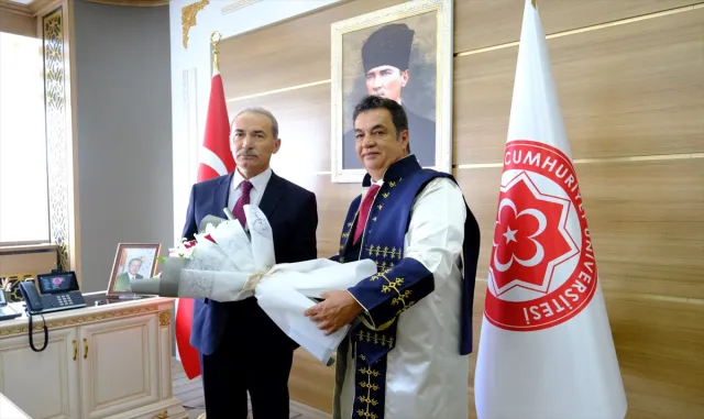 Sivas Cumhuriyet Üniversitesinde rektörlük devir teslim töreni yapıldı Sivas Cumhuriyet Üniversitesinde rektörlük devir teslim töreni yapıldı