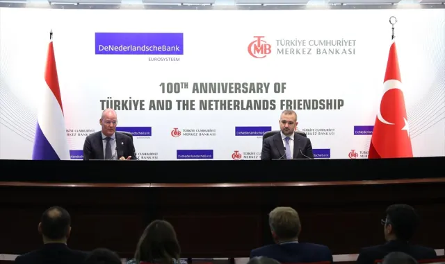TCMB Başkanı Karahan, Hollanda Merkez Bankası Başkanı Knot ile bir araya geldi TCMB Başkanı Karahan, Hollanda Merkez Bankası Başkanı Knot ile bir araya geldi