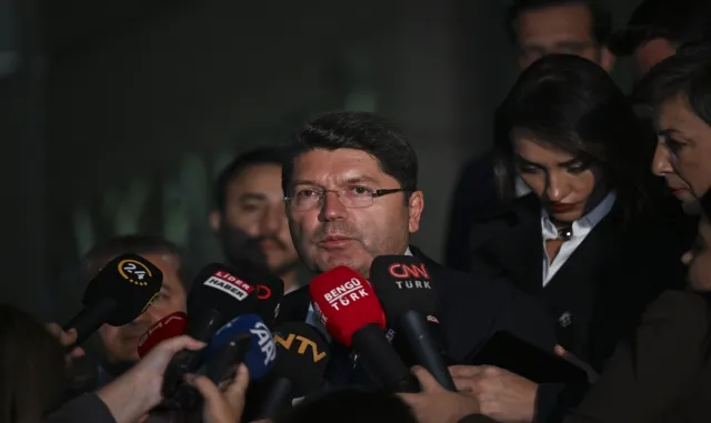Adalet Bakanı Tunç, gazetecilerin sorularını yanıtladı: Adalet Bakanı Tunç, gazetecilerin sorularını yanıtladı: