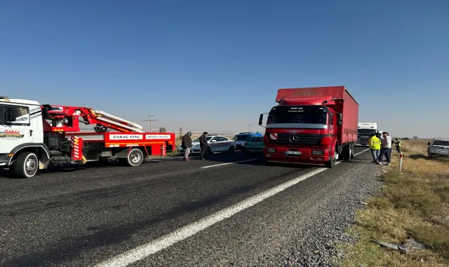 Afyonkarahisar’daki trafik kazasında karakol komutanı astsubay öldü, 15 kişi yaralandı Afyonkarahisar’daki trafik kazasında karakol komutanı astsubay öldü, 15 kişi yaralandı