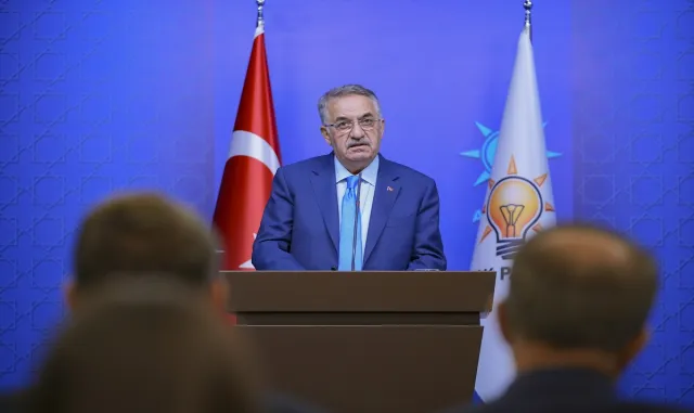 AK Parti’nin "Yeni Anayasa Çalıştayı" başladı AK Parti’nin "Yeni Anayasa Çalıştayı" başladı