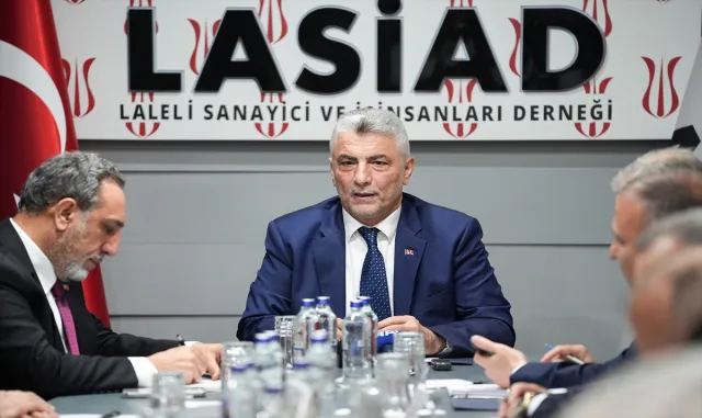 Bakan Bolat, istihdam yoğun sektörlere finansman noktasında öncelik verileceğini açıkladı Bakan Bolat, istihdam yoğun sektörlere finansman noktasında öncelik verileceğini açıkladı