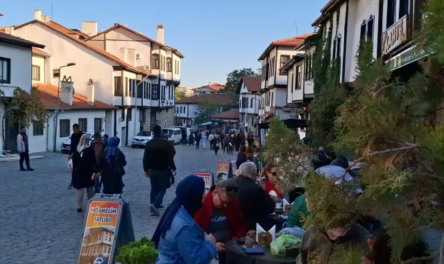 Başkentin tarihi ilçesi Beypazarı’nda hafta sonunda yoğunluk yaşandı Başkentin tarihi ilçesi Beypazarı’nda hafta sonunda yoğunluk yaşandı