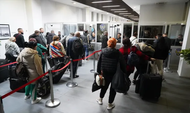 Kapıkule’de otobüs yolcularının bekleme sürelerini azaltacak proje uygulamaya geçti Kapıkule’de otobüs yolcularının bekleme sürelerini azaltacak proje uygulamaya geçti