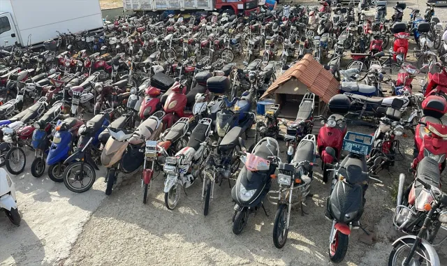Kırşehir’de denetimlerde 190 motosiklet yediemin otoparkına çekildi Kırşehir’de denetimlerde 190 motosiklet yediemin otoparkına çekildi