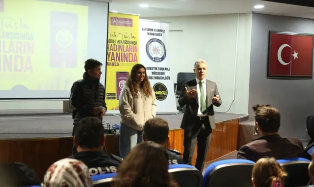 Kırşehir’de polis üniversite öğrencilerine eğitim verildi Kırşehir’de polis üniversite öğrencilerine eğitim verildi