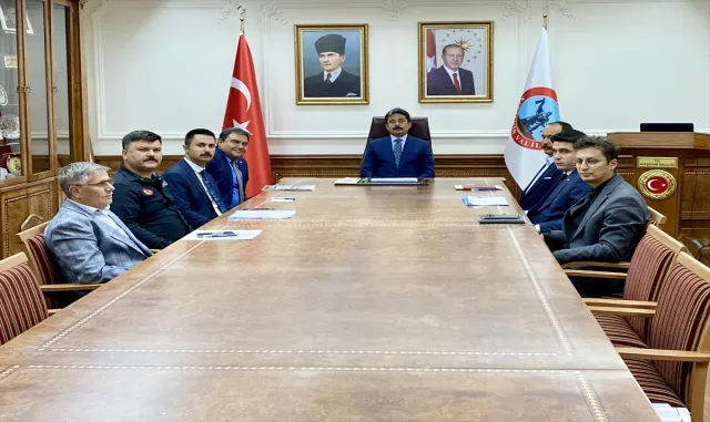 Kırşehir Valisi Demiryürek, afetlere karşı yapılan çalışmaları anlattı Kırşehir Valisi Demiryürek, afetlere karşı yapılan çalışmaları anlattı