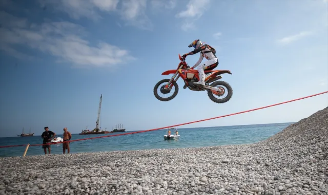 Sea To Sky Enduro Motosiklet Yarışı plaj etabı tamamladı Sea To Sky Enduro Motosiklet Yarışı plaj etabı tamamladı