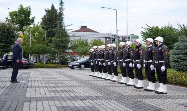 TBMM Başkanı Kurtulmuş, Düzce Valiliğini ziyaret etti TBMM Başkanı Kurtulmuş, Düzce Valiliğini ziyaret etti