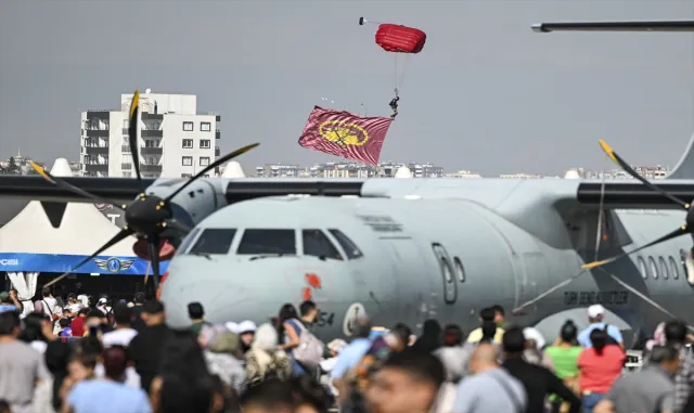 TEKNOFEST Adana’nın son gününde 10 hava gösterisi yapıldı TEKNOFEST Adana’nın son gününde 10 hava gösterisi yapıldı