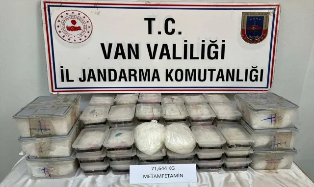 Van’da 71 kilo 629 gram uyuşturucu ele geçirildi Van’da 71 kilo 629 gram uyuşturucu ele geçirildi