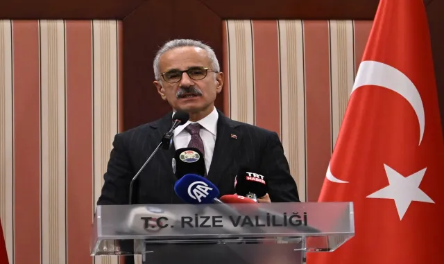 Bakan Uraloğlu, Rize’de sivil toplum kuruluşları temsilcileri ve iş insanlarıyla buluştu: Bakan Uraloğlu, Rize’de sivil toplum kuruluşları temsilcileri ve iş insanlarıyla buluştu: