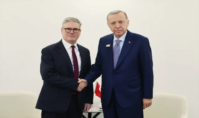 Cumhurbaşkanı Erdoğan, İngiltere Başbakanı Starmer’i kabul etti Cumhurbaşkanı Erdoğan, İngiltere Başbakanı Starmer’i kabul etti