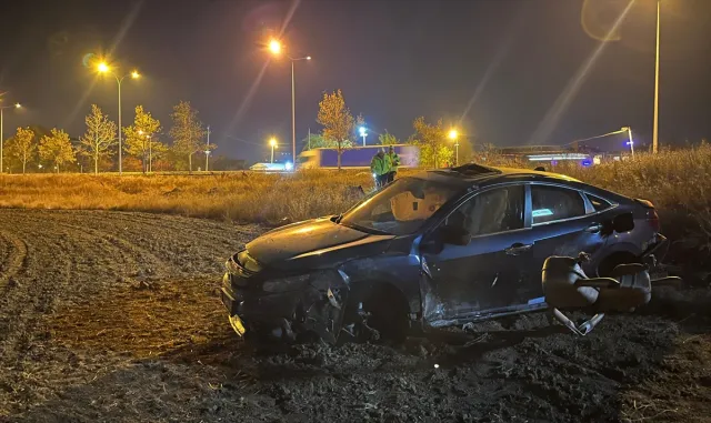 Eskişehir’de devrilen otomobilin sürücüsü yaralandı Eskişehir’de devrilen otomobilin sürücüsü yaralandı