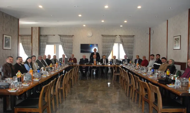 ESVAK üyeleri ve burslu öğrenciler, genel kurul toplantısında buluştu ESVAK üyeleri ve burslu öğrenciler, genel kurul toplantısında buluştu