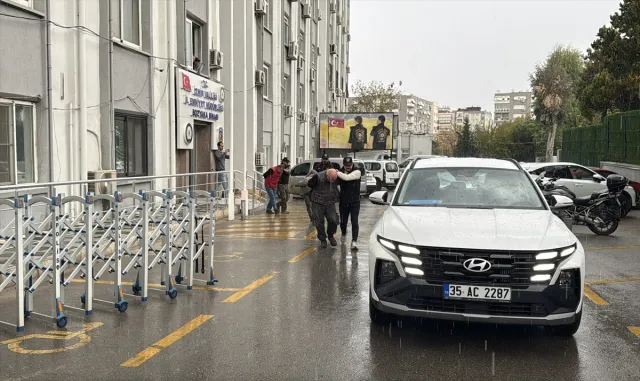 GÜNCELLEME - İzmir’de haşere ilaçlaması sonrası bebeğin zehirlenerek ölmesiyle ilgili 2 kişi tutuklandı GÜNCELLEME - İzmir’de haşere ilaçlaması sonrası bebeğin zehirlenerek ölmesiyle ilgili 2 kişi tutuklandı