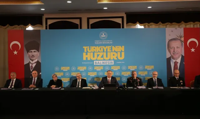 İçişleri Bakanı Yerlikaya, Balıkesir’de "Türkiye’nin Huzuru Toplantısı"nın ardından konuştu: (2) İçişleri Bakanı Yerlikaya, Balıkesir’de "Türkiye’nin Huzuru Toplantısı"nın ardından konuştu: (2)
