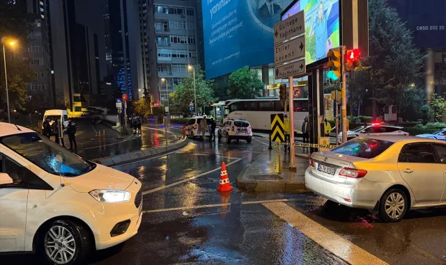 İsrail Konsolosluğu yakınında havaya ateş açan şüpheli yakalandı İsrail Konsolosluğu yakınında havaya ateş açan şüpheli yakalandı