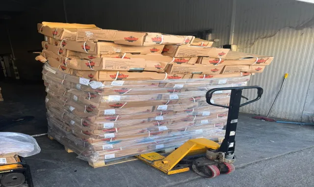 Şanlıurfa’da son kullanma tarihi geçmiş 1 ton 200 kilogram tavuk eti ele geçirildi Şanlıurfa’da son kullanma tarihi geçmiş 1 ton 200 kilogram tavuk eti ele geçirildi
