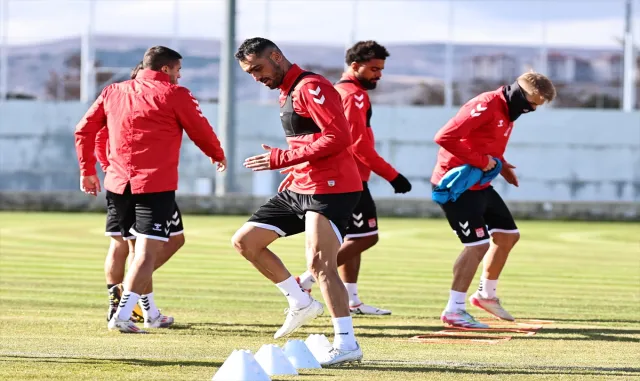 Sivasspor, Fenerbahçe maçının hazırlıklarını sürdürdü Sivasspor, Fenerbahçe maçının hazırlıklarını sürdürdü