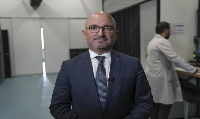 TSE güneş panellerini stratejik testlerden geçirdiği laboratuvarının kapılarını AA’ya açtı TSE güneş panellerini stratejik testlerden geçirdiği laboratuvarının kapılarını AA’ya açtı
