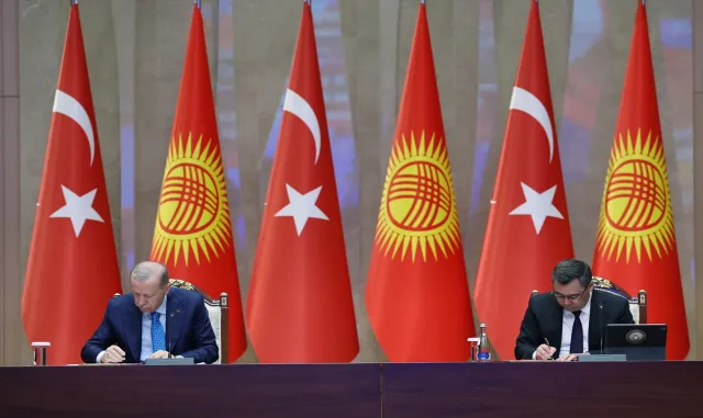 Türkiye ile Kırgızistan arasında 19 anlaşma imzalandı Türkiye ile Kırgızistan arasında 19 anlaşma imzalandı