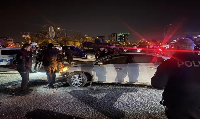 Adana’da kovalamaca sırasında devrilen motosikletteki 2 yunus polisi yaralandı Adana’da kovalamaca sırasında devrilen motosikletteki 2 yunus polisi yaralandı