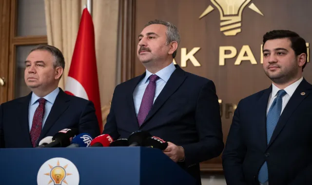 AK Parti, Türkiye Adalet Akademisi Kanun Teklifi’ni Meclis Başkanlığına sundu AK Parti, Türkiye Adalet Akademisi Kanun Teklifi’ni Meclis Başkanlığına sundu