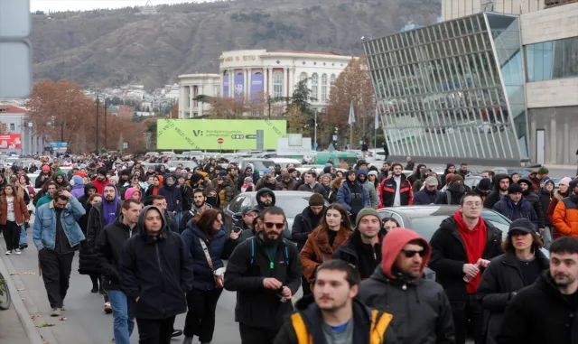 Avrupa Parlamentosu heyeti Tiflis’te AB yanlısı gösterilere katıldı Avrupa Parlamentosu heyeti Tiflis’te AB yanlısı gösterilere katıldı