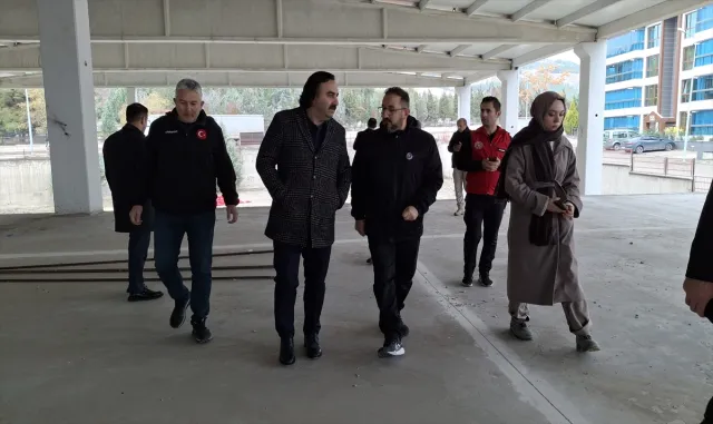 Beypazarı’nda yapımı süren spor tesisleri incelendi Beypazarı’nda yapımı süren spor tesisleri incelendi