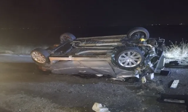 Eskişehir’de devrilen otomobildeki 1 kişi öldü, 3 kişi yaralandı Eskişehir’de devrilen otomobildeki 1 kişi öldü, 3 kişi yaralandı