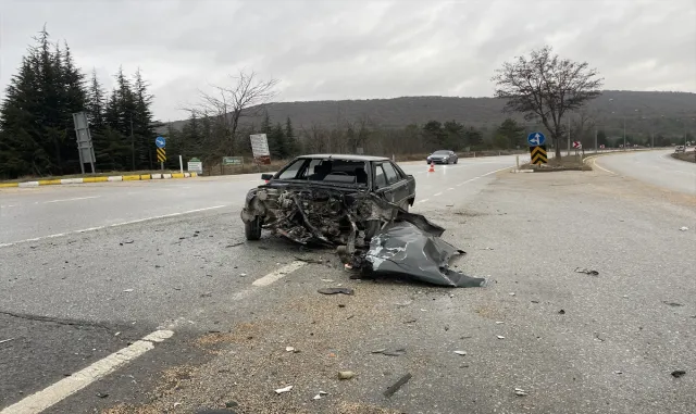 Eskişehir’de iki otomobilin çarpıştığı kazada bir kişi yaralandı Eskişehir’de iki otomobilin çarpıştığı kazada bir kişi yaralandı