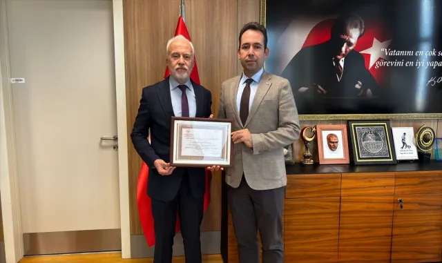 Eskişehir Şehir Hastanesine "Beslenme Dostu ve Fiziksel Aktiviteyi Destekleyen İş Yeri Sertifikası" verildi Eskişehir Şehir Hastanesine "Beslenme Dostu ve Fiziksel Aktiviteyi Destekleyen İş Yeri Sertifikası" verildi