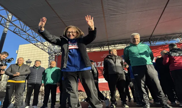 Gaziantep’te düzenlenen "6. Gazi Yarı Maratonu ve Halk Koşusu" tamamlandı Gaziantep’te düzenlenen "6. Gazi Yarı Maratonu ve Halk Koşusu" tamamlandı