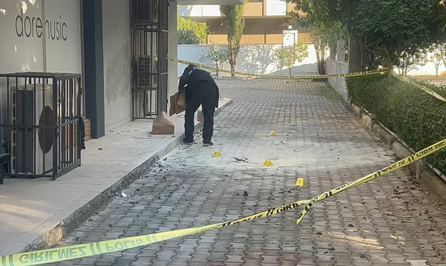 GÜNCELLEME - Antalya’da eski eşi tarafından benzin dökülerek yakılan kadın hastaneye kaldırıldı GÜNCELLEME - Antalya’da eski eşi tarafından benzin dökülerek yakılan kadın hastaneye kaldırıldı
