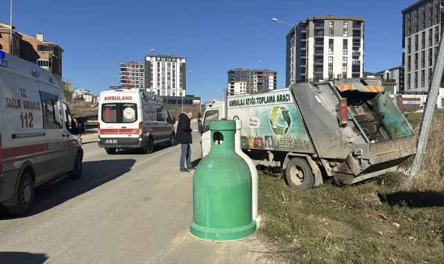 GÜNCELLEME - Edirne’de kağıt toplama aracına yönelik silahlı saldırıda 1 kişi öldü, 1 kişi yaralandı GÜNCELLEME - Edirne’de kağıt toplama aracına yönelik silahlı saldırıda 1 kişi öldü, 1 kişi yaralandı