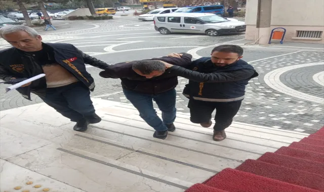 Konya’da uyuşturucu operasyonunda 1 keşe tutuklandı Konya’da uyuşturucu operasyonunda 1 keşe tutuklandı