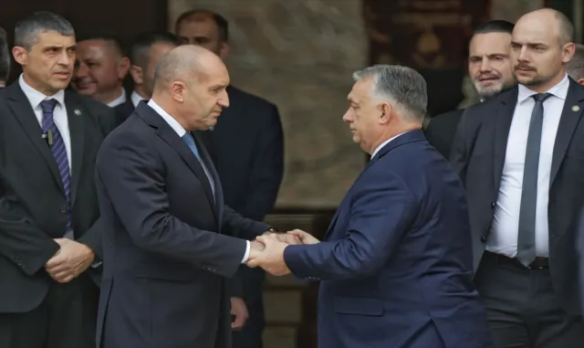 Macaristan Başbakanı Orban Sofya’da Bulgaristan Cumhurbaşkanı Radev ile bir araya geldi Macaristan Başbakanı Orban Sofya’da Bulgaristan Cumhurbaşkanı Radev ile bir araya geldi