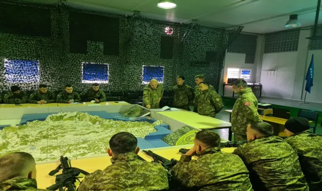 Mehmetçik, Kosovalı askerleri eğitmeye devam ediyor Mehmetçik, Kosovalı askerleri eğitmeye devam ediyor