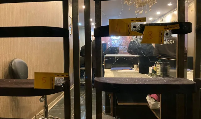 Ordu’da kuyumcu dükkanının kurşunlanmasına ilişkin yakalanan şüpheli tutuklandı Ordu’da kuyumcu dükkanının kurşunlanmasına ilişkin yakalanan şüpheli tutuklandı